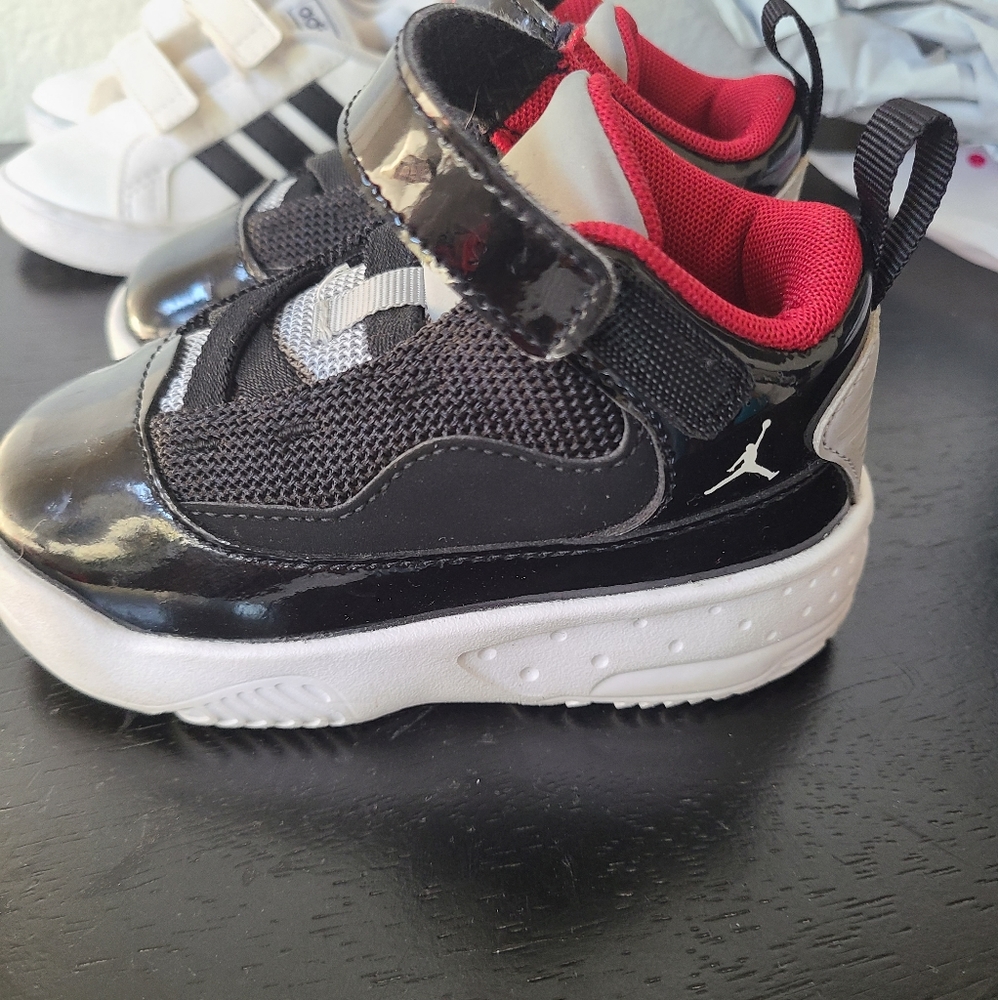 Jordan's sz 6 toddler